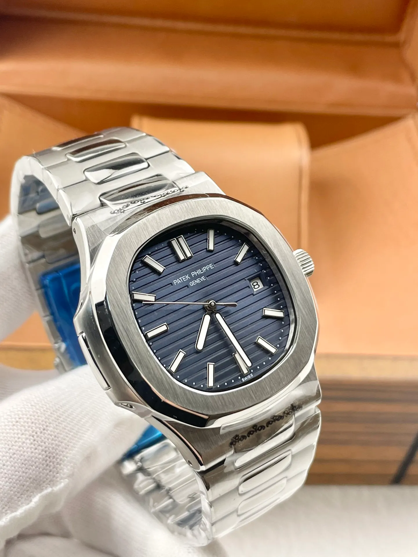 【High-end replica】💰1240! Patek Philippe Nautilus Series ♠Material: 316 stainless steel ♠Lens: sapphire glass ♠Movement: top fully automatic imported Citizen 8215 machinery ♠Size: 42mm diameter 2021 "Men's Preferred Model" Exquisite text three-dimensional sense - Nautilus [Exclusive real photo] Top-level creation, exquisite quality, excellent temperament Type: boutique men's watch (top-level) exquisite quality! !